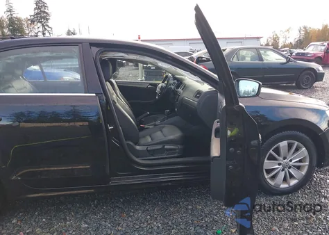 2015 Volkswagen Jetta 1.8T Se from USA, damaged, VIN 3VWD17AJ3FM260135